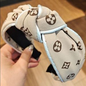 NWT BEIGE LETTER KNOT HAIR HEADBAND IN COTTON